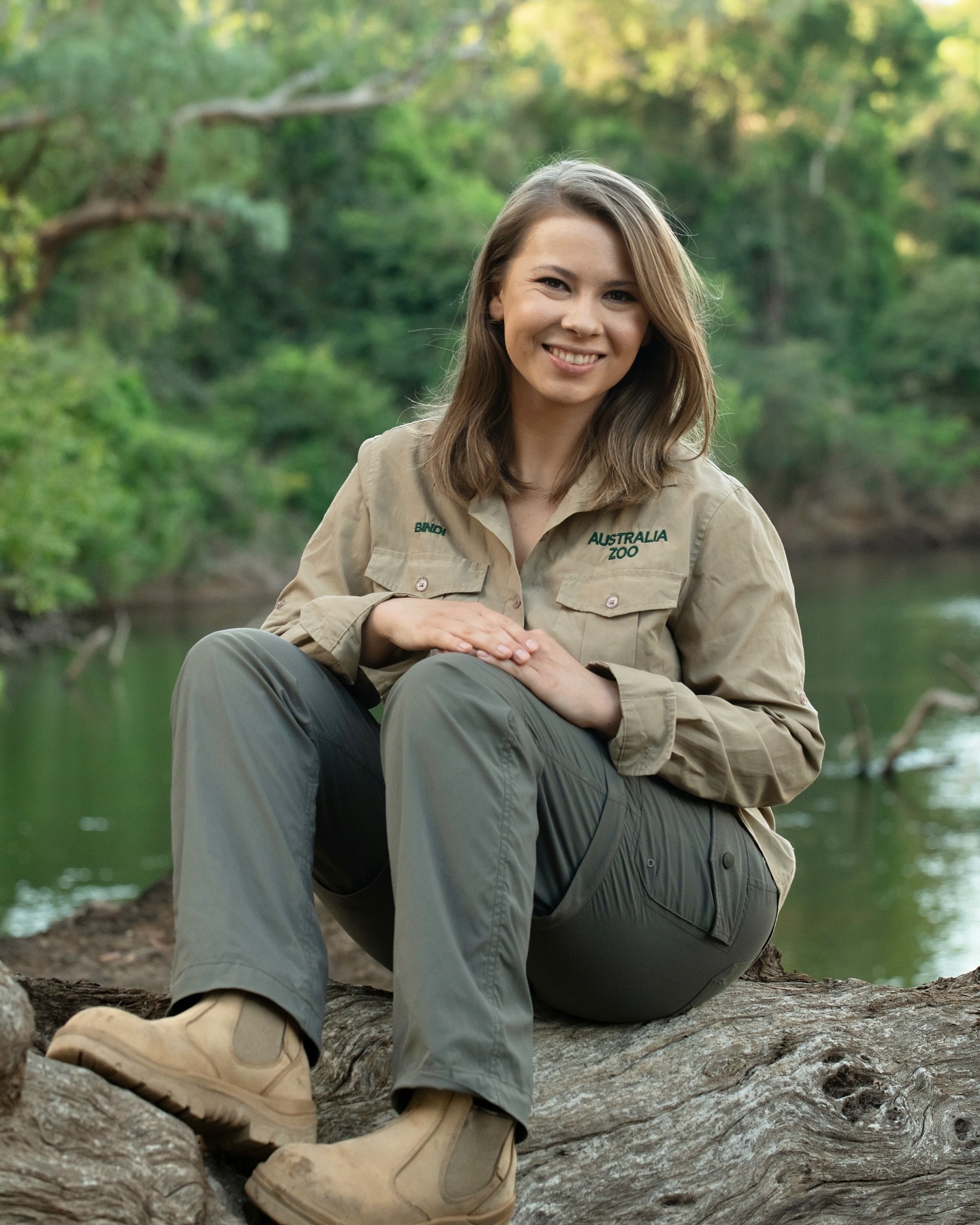 Bindi Irwin Bio, Age, Career, Net Worth, Height, Education, Boyfriend & More